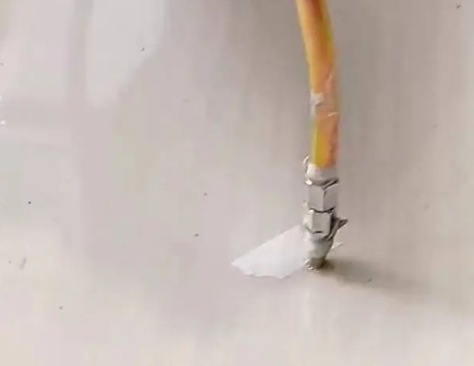 宾县瓷砖空鼓维修公司专业解答在瓷砖铺贴过程中，如果使用的砂料过粗（如全部使用了粗砂），可能会导致以下问题